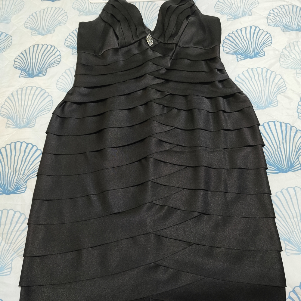 Jones Wear Black Layered Mini Dress